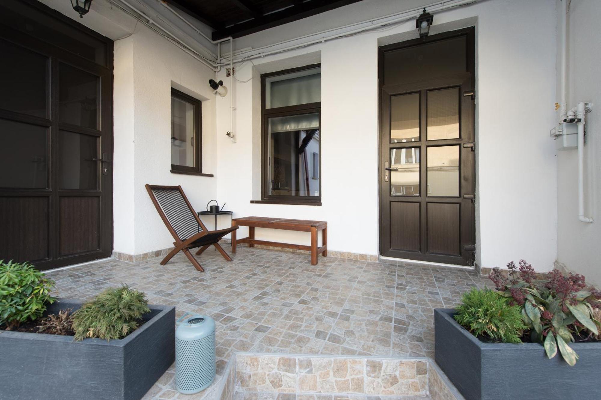 Apartamento Gorgeous Brasov Flat With Patio And Mountain Views Exterior foto