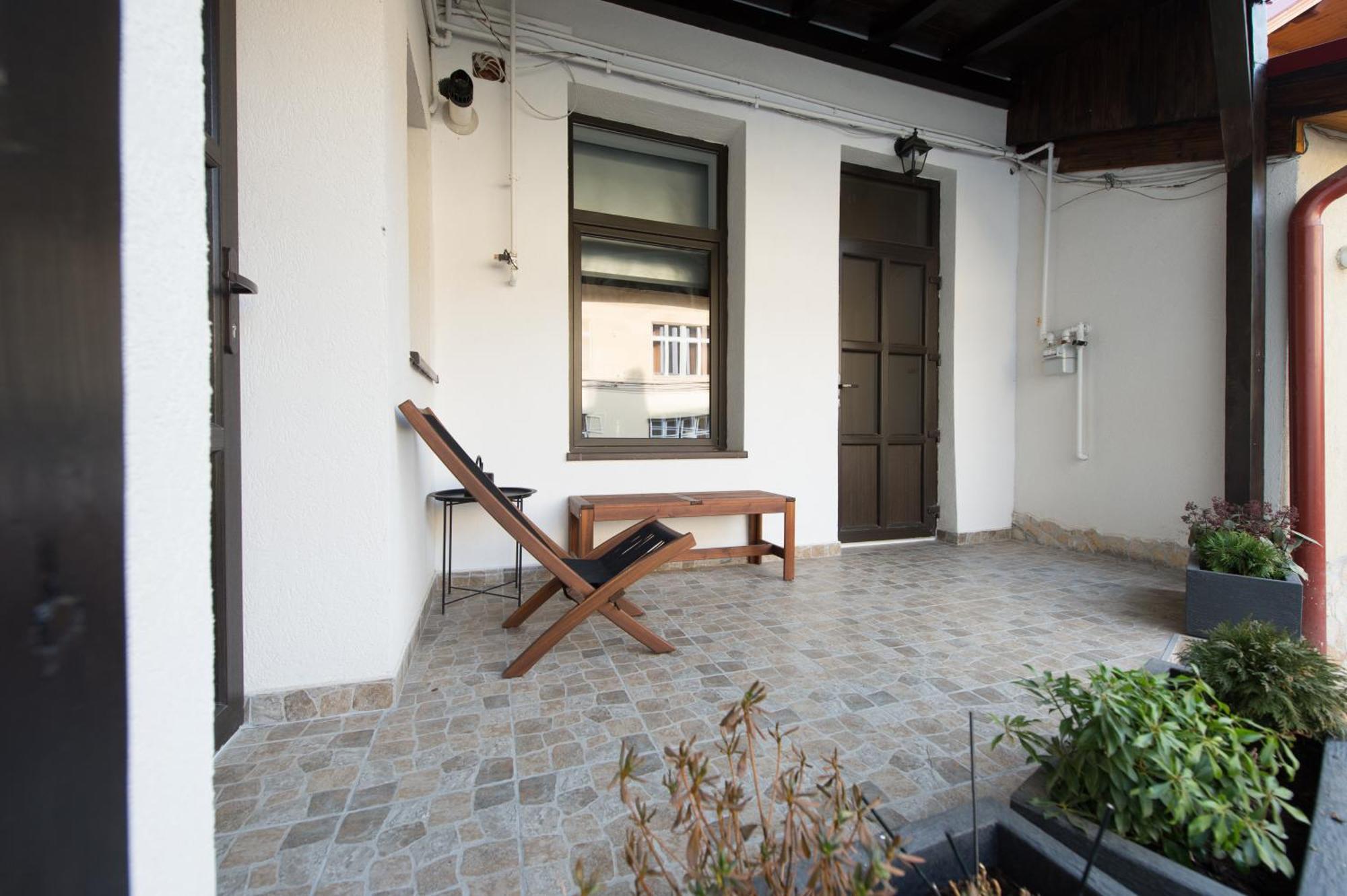 Apartamento Gorgeous Brasov Flat With Patio And Mountain Views Exterior foto