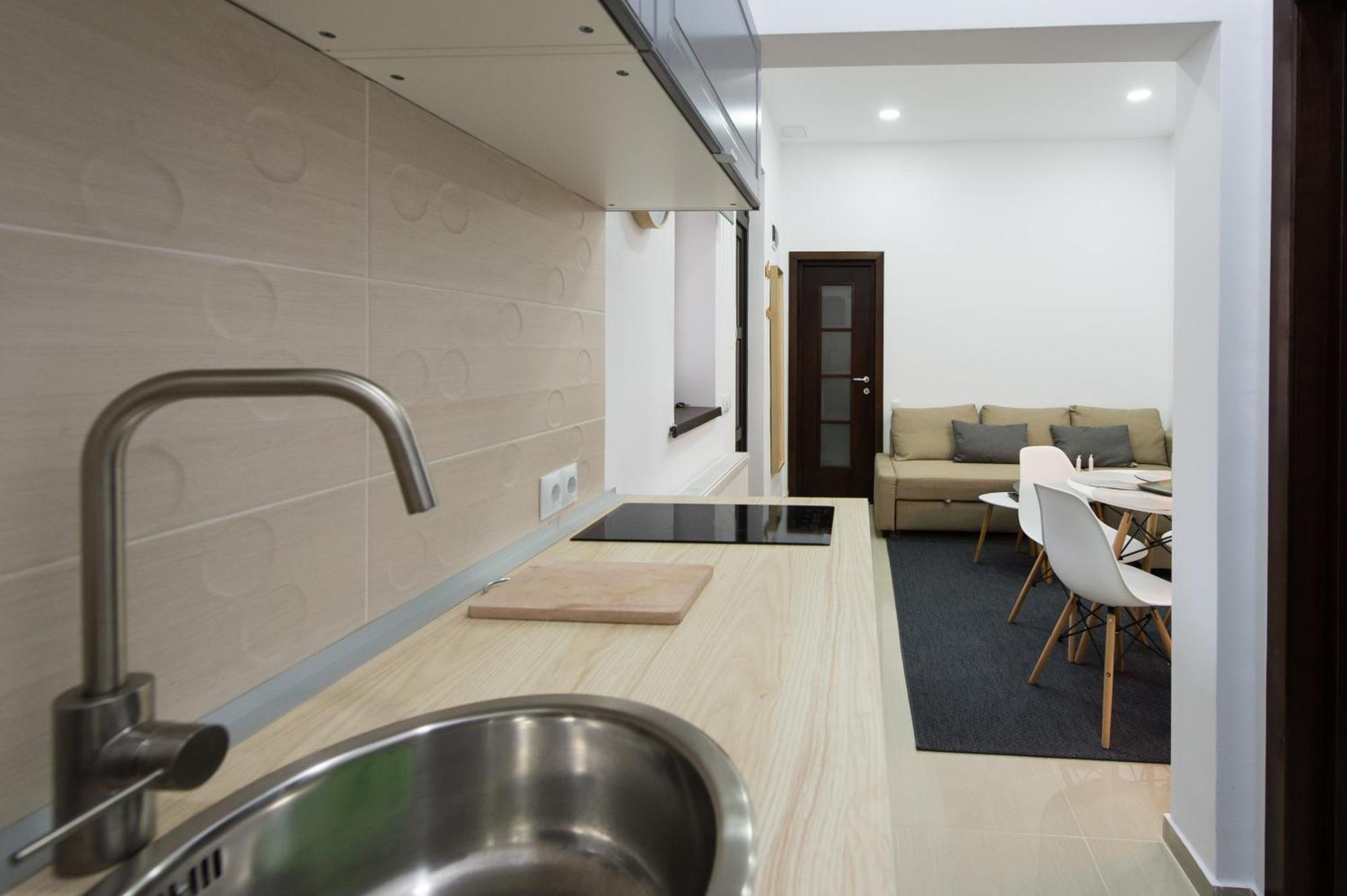 Apartamento Gorgeous Brasov Flat With Patio And Mountain Views Exterior foto