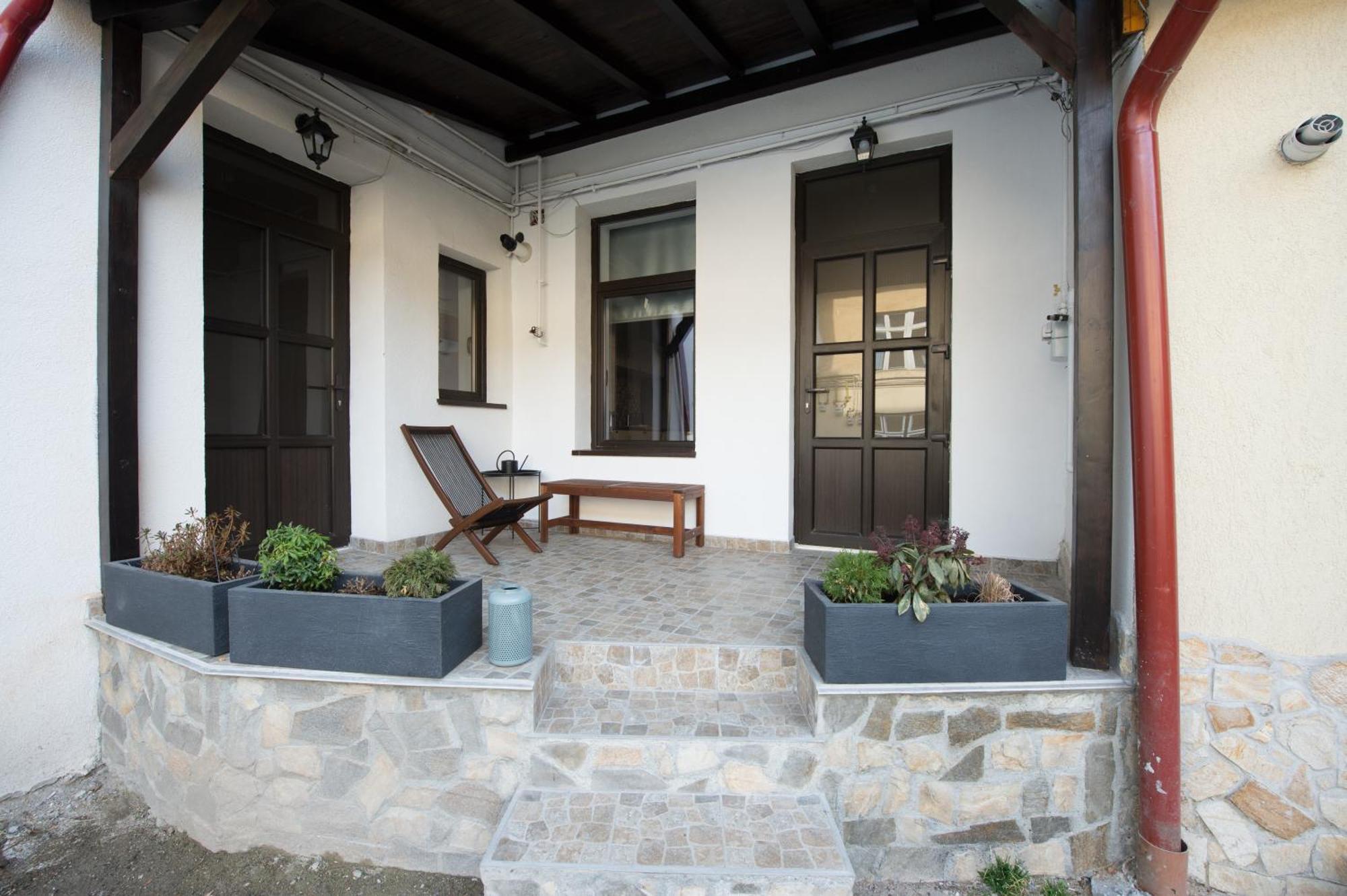 Apartamento Gorgeous Brasov Flat With Patio And Mountain Views Exterior foto